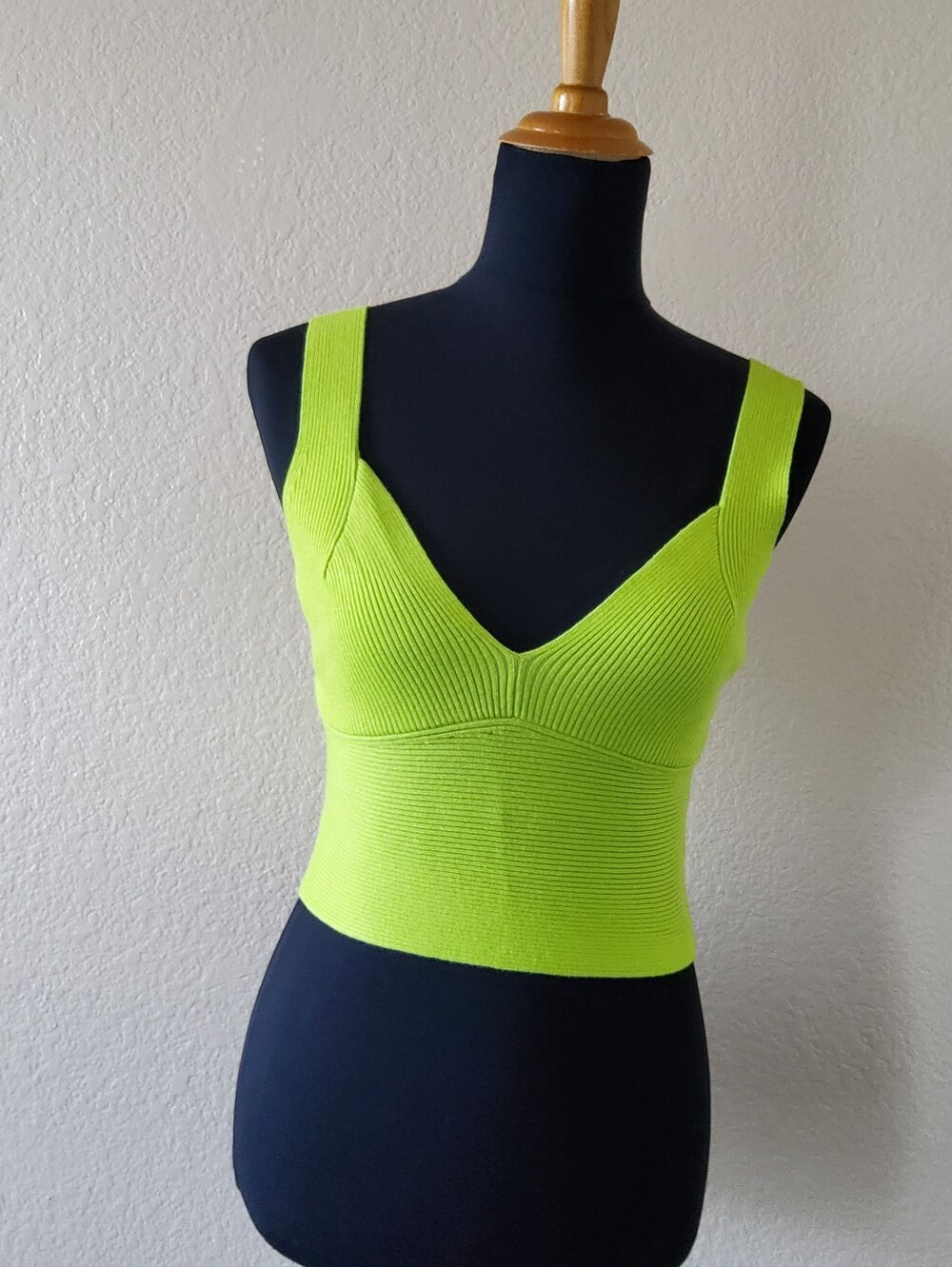 NWOT Lush Green Ribbed Knit Cropped Tank Top Size S